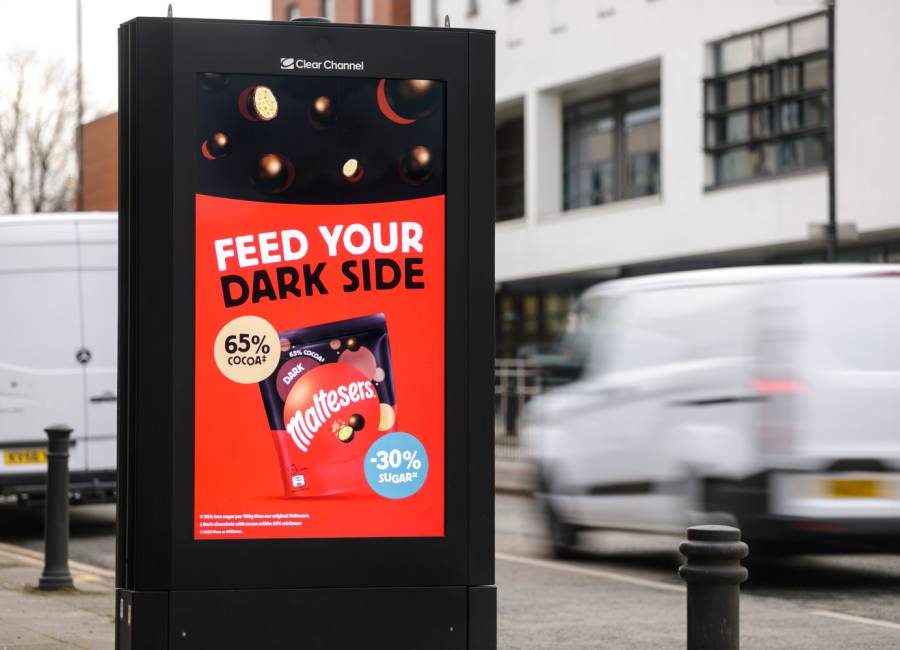 Maltesers advertising dark chocolate on an Adshel Live site