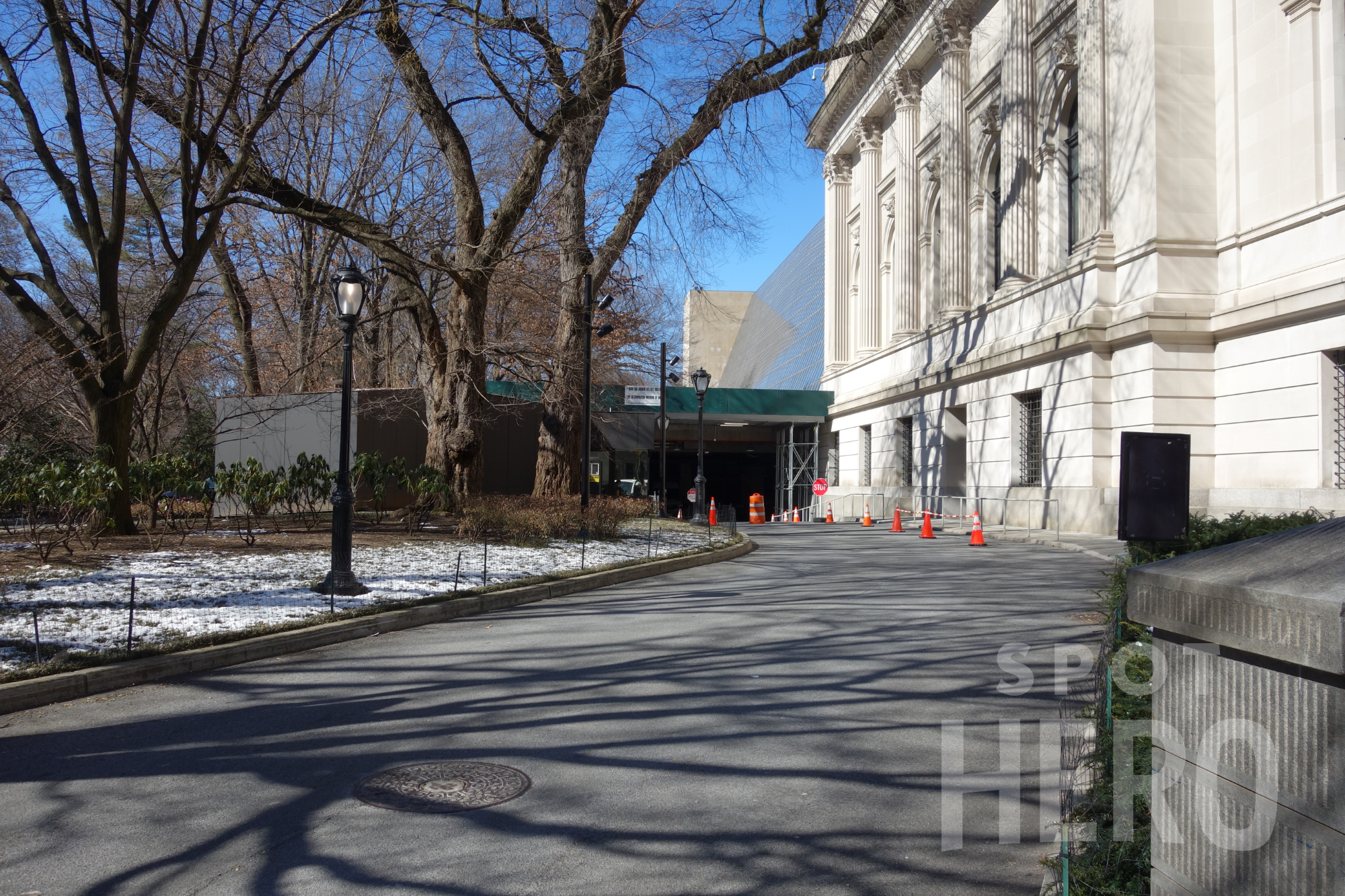 Photo of 989 5th Ave. (1000 5th Ave) - The Metropolitan Museum of Art Garage
